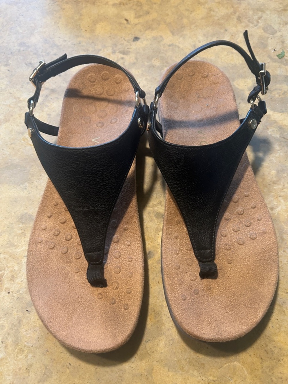 Vionic black thong sandals, size 8